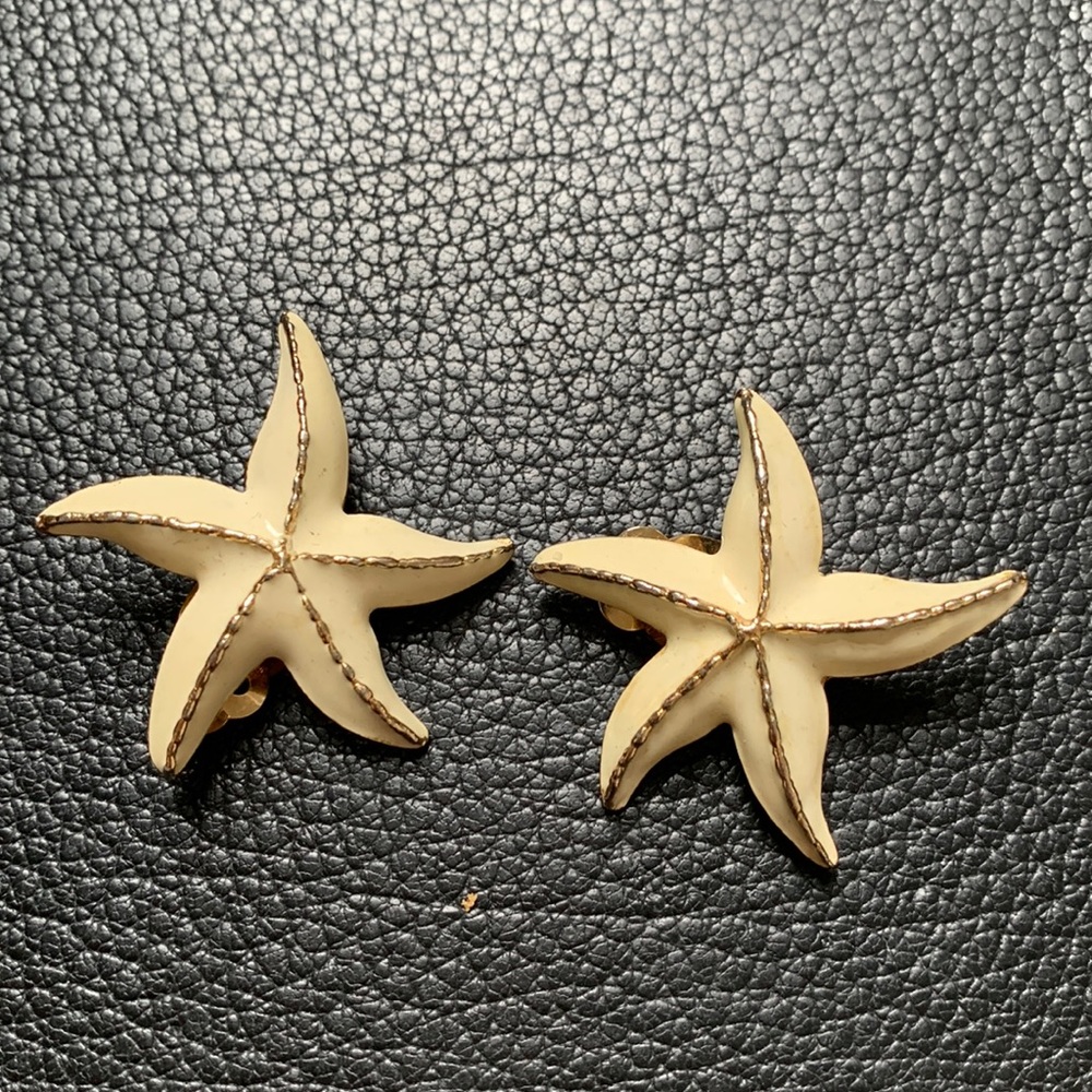 Vintage Gay Boyer clip earrings